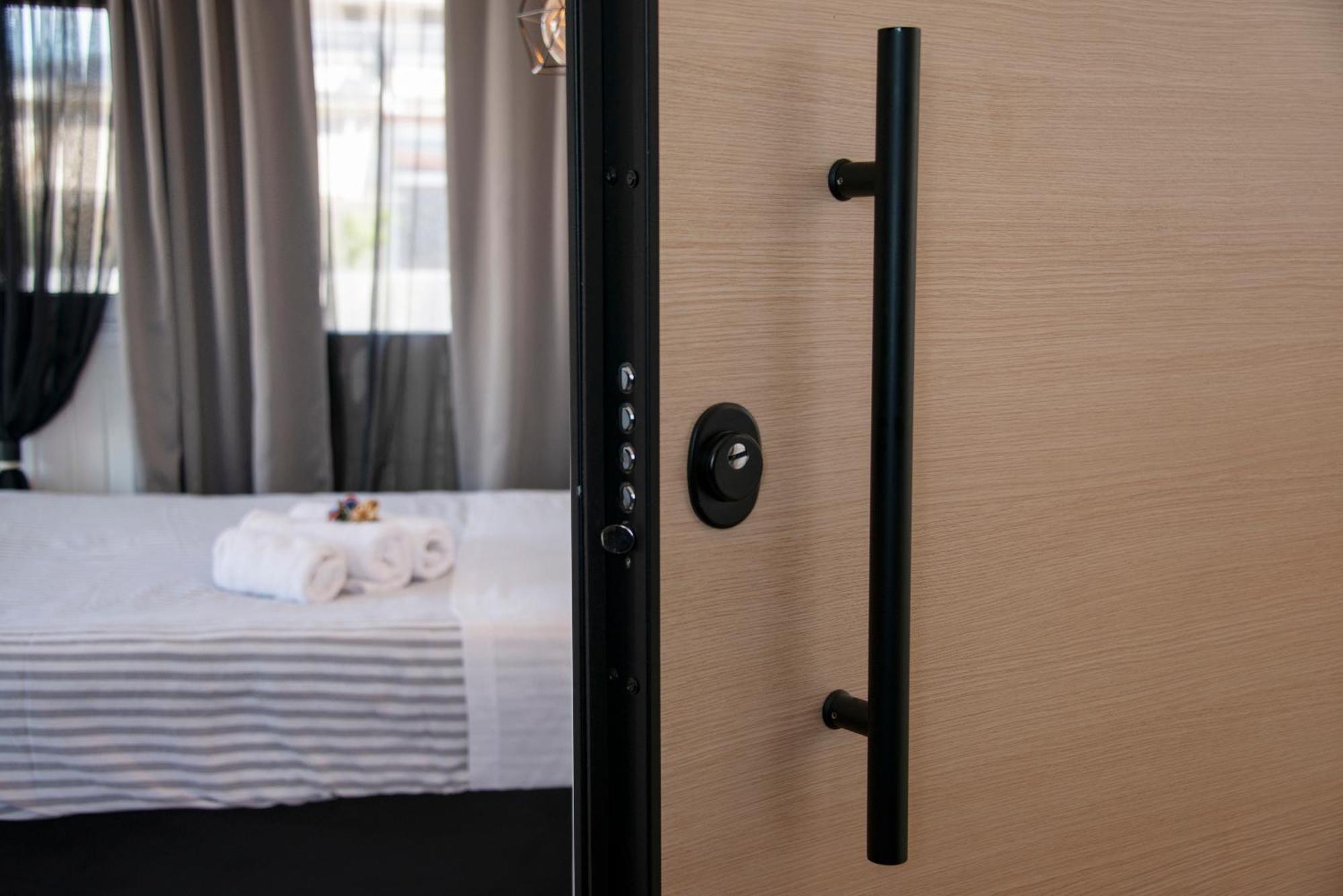The Athenian Oasis Apartment ภายนอก รูปภาพ