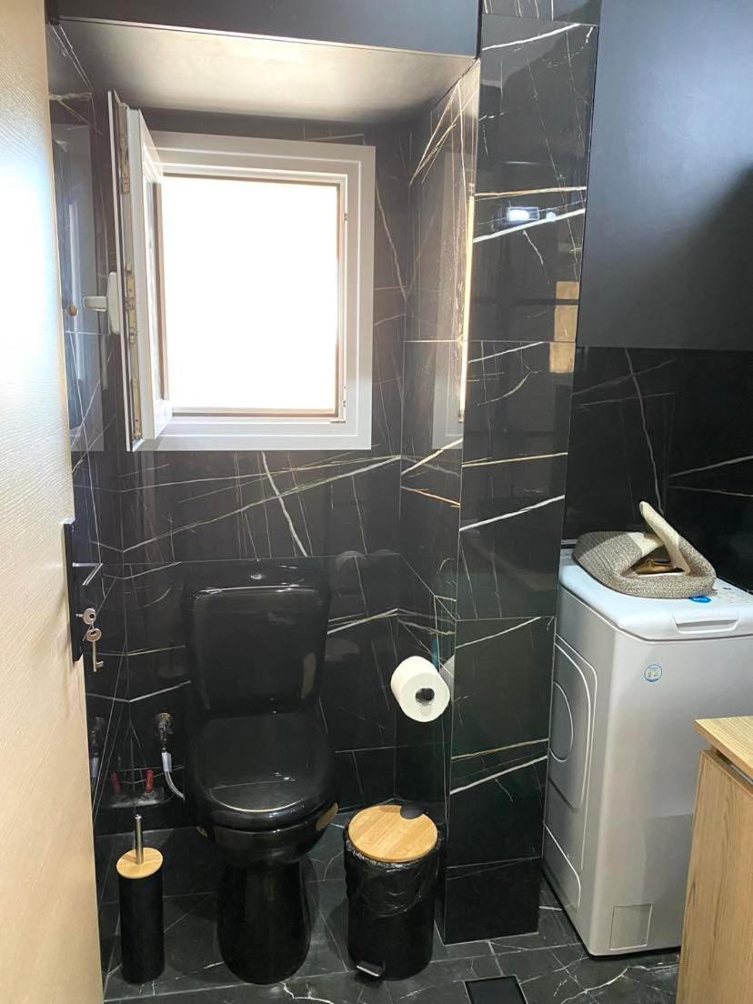 The Athenian Oasis Apartment ภายนอก รูปภาพ